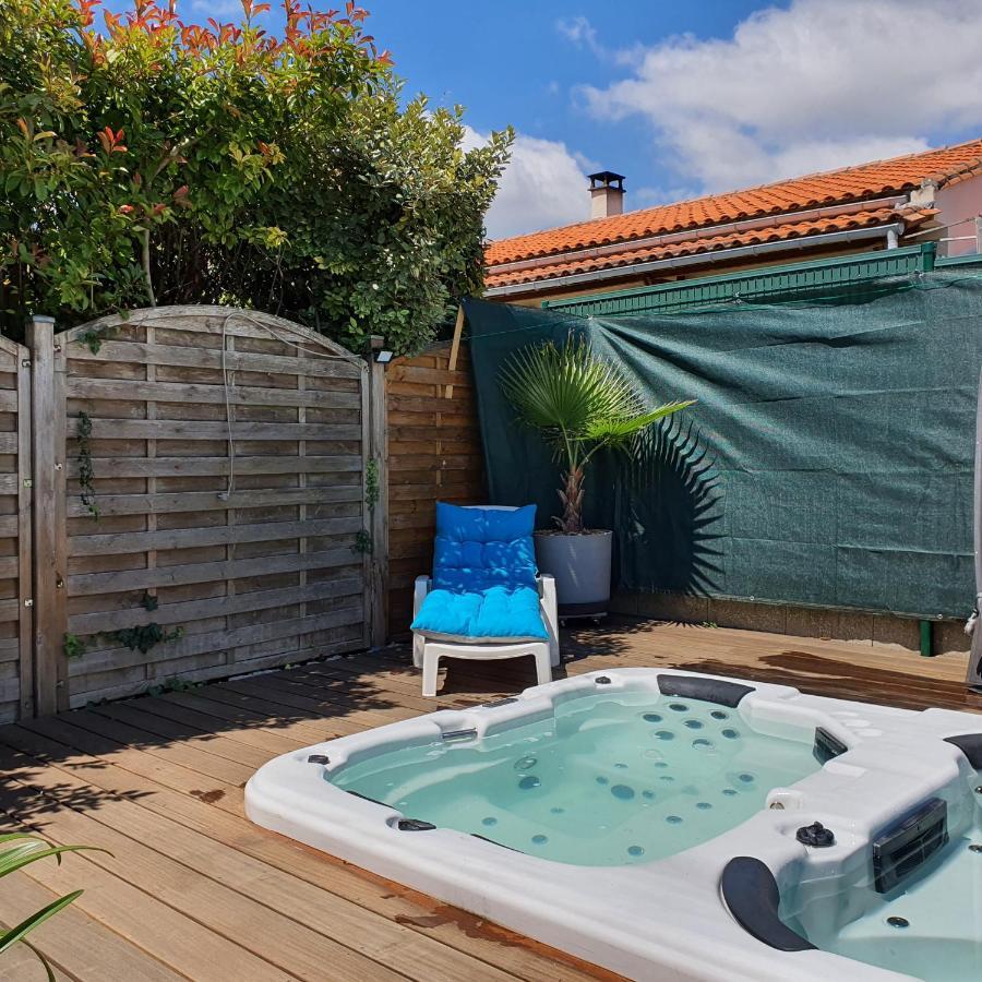 Bed and Breakfast Le Petit Manoir Vaux-sur-Mer Exterior foto