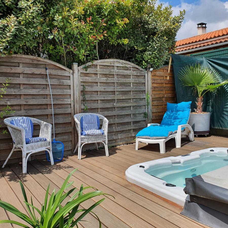 Bed and Breakfast Le Petit Manoir Vaux-sur-Mer Exterior foto