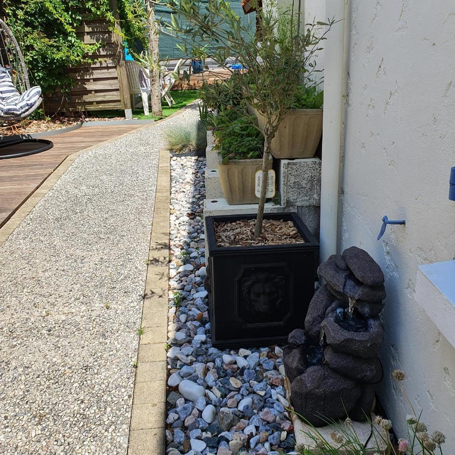Bed and Breakfast Le Petit Manoir Vaux-sur-Mer Exterior foto